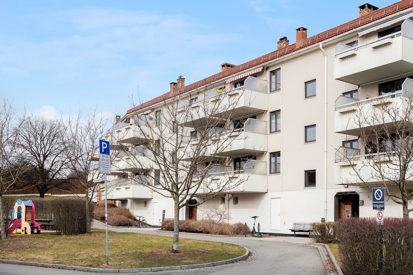 Leiligheten befinner seg i byggets 2. etasje. Galleribilde