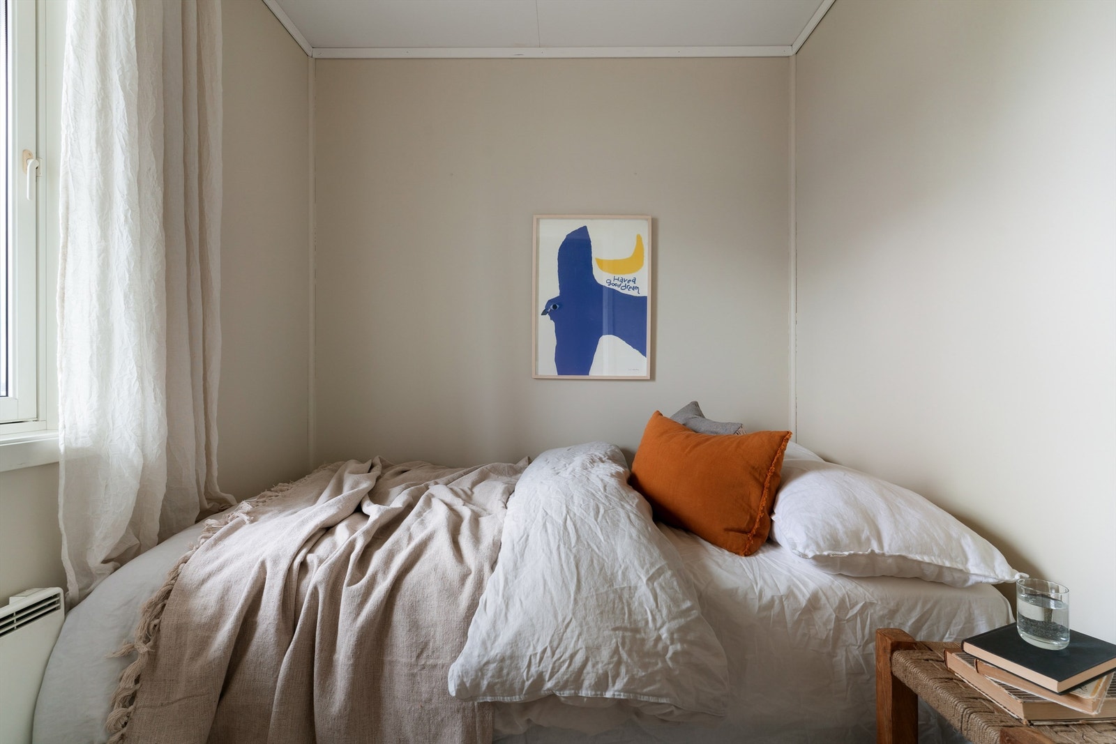 Soverommet er et stille og tilbaketrukket rom, skjermet fra støy. Galleribilde