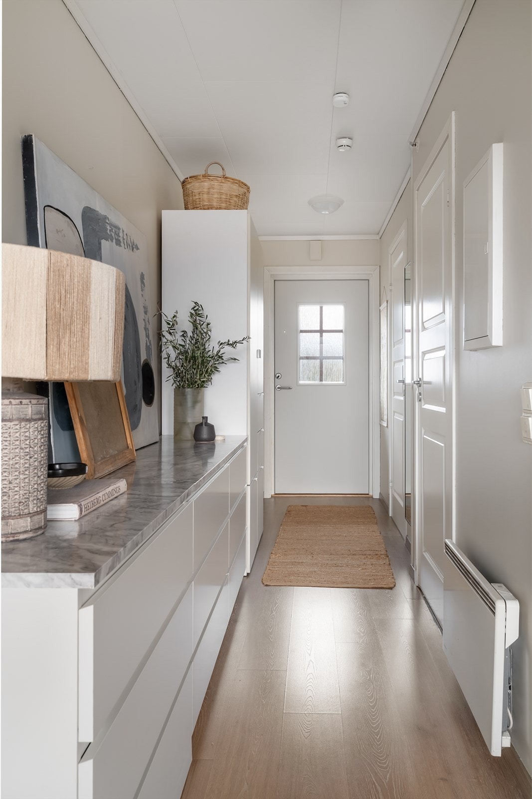 I tillegg til god plass i leiligheten, medfølger en ekstern bod på ca. 5 m² i første etasje. Galleribilde
