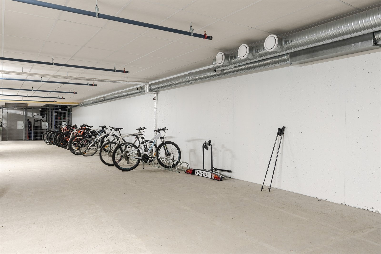 Felles sykkelrom. Galleribilde