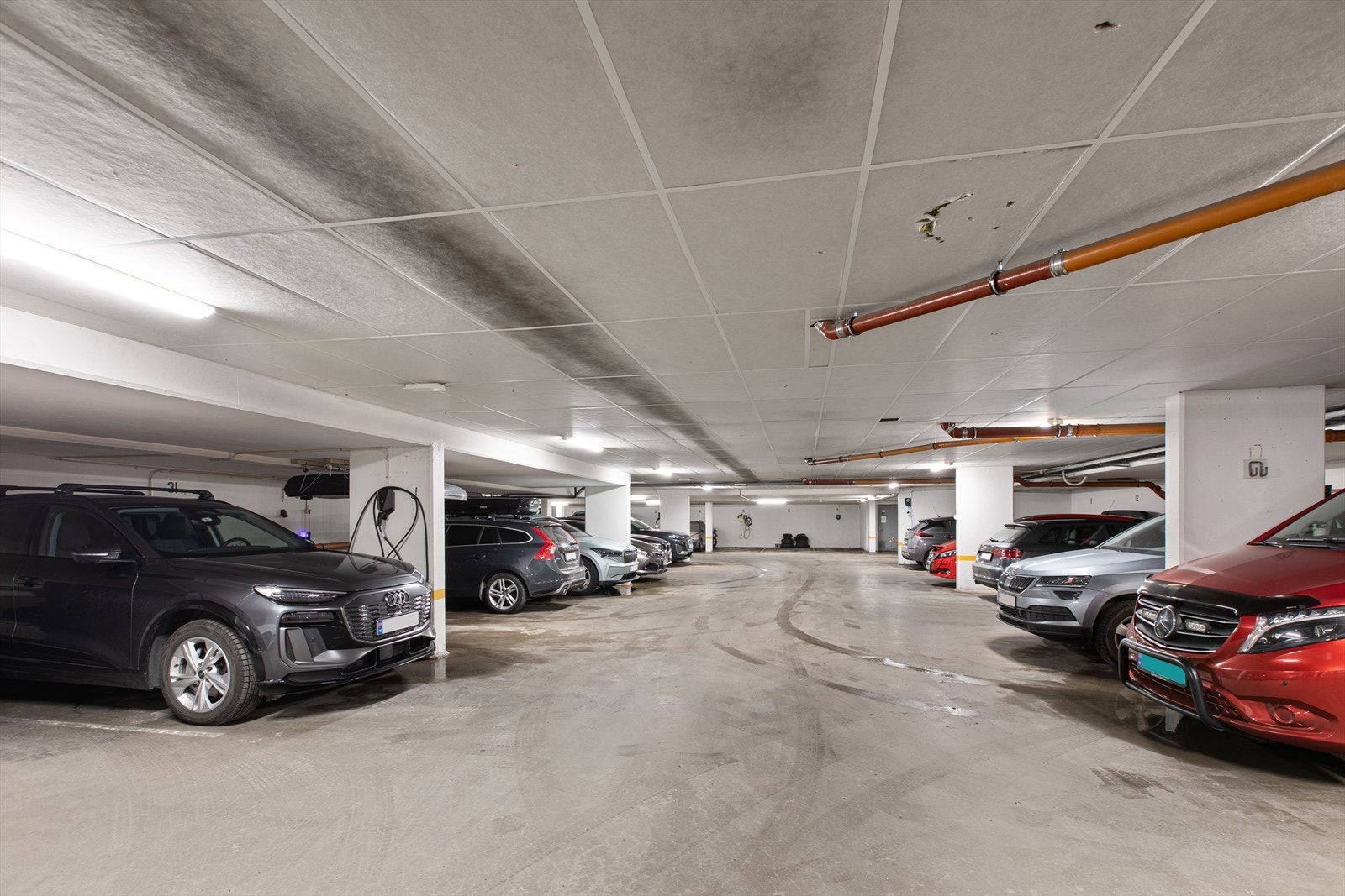 Det medfølger én parkeringsplass. Det er mulighet for montering av elbil lader Galleribilde