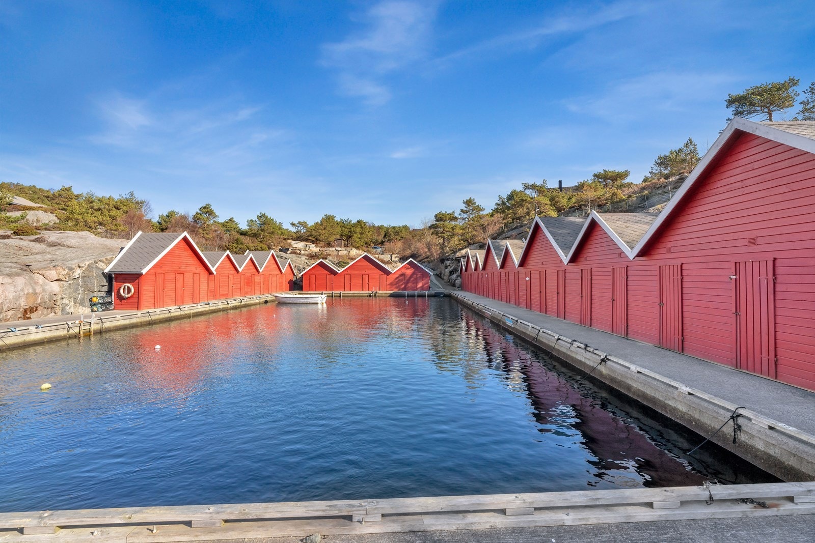 Bod i moloen som tilhører hytten. Galleribilde