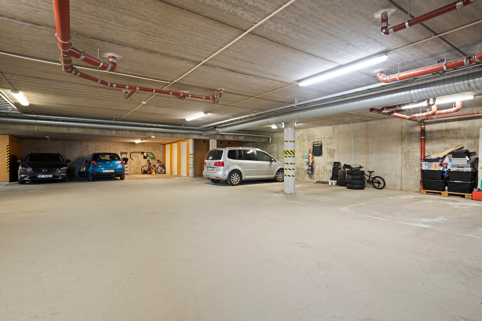 Det følger med garasjeplass i felles garasjeanlegg. Galleribilde