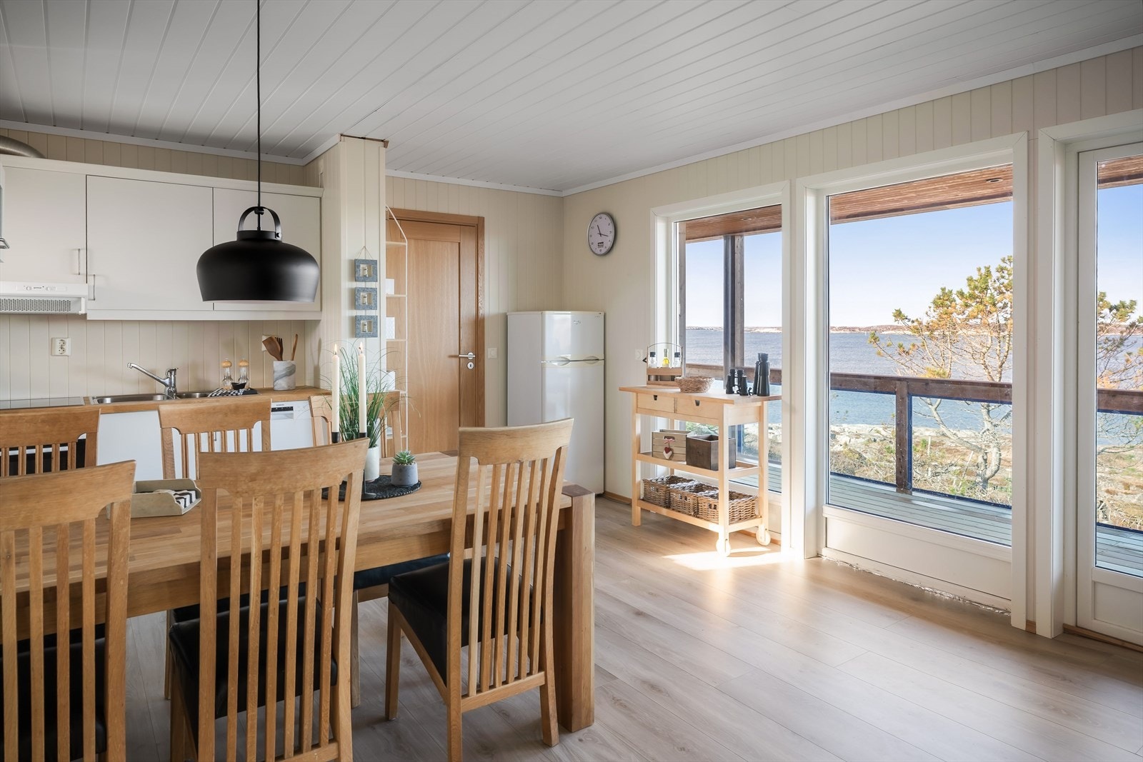 Utgang til en stor terrasse på hele 57 kvm Galleribilde