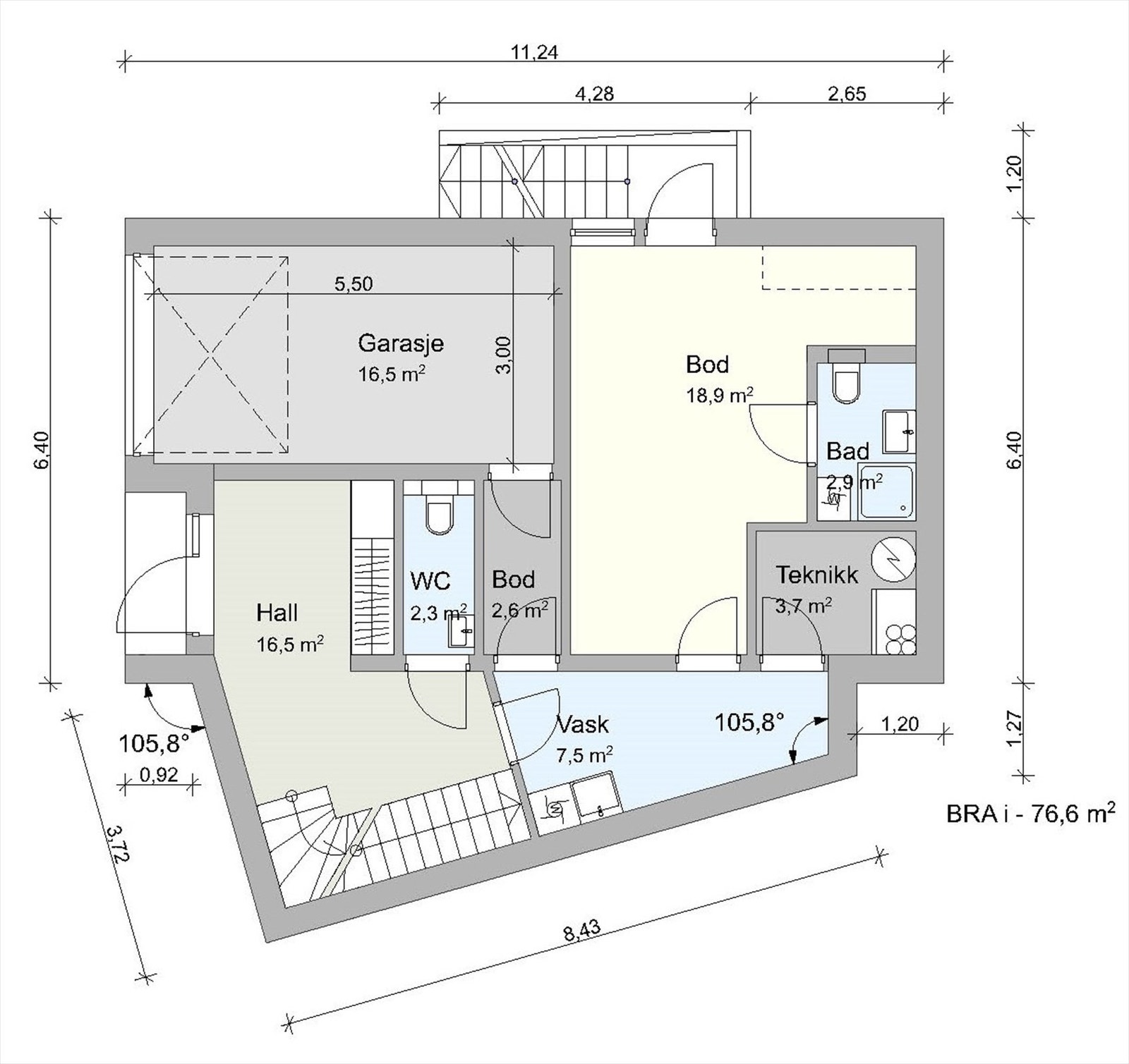 Underetasjen er et praktisk ankomstplan med romslig hall, garasje, vaskerom, bad, toalettrom og gode bodarealer. Galleribilde