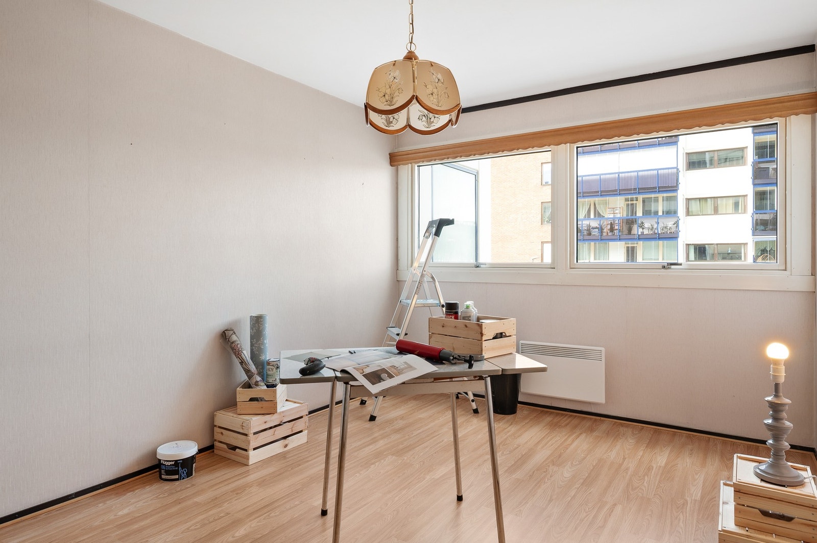 Begge rommene egner seg godt for innredning med seng, nattbord og garderobeløsning Galleribilde