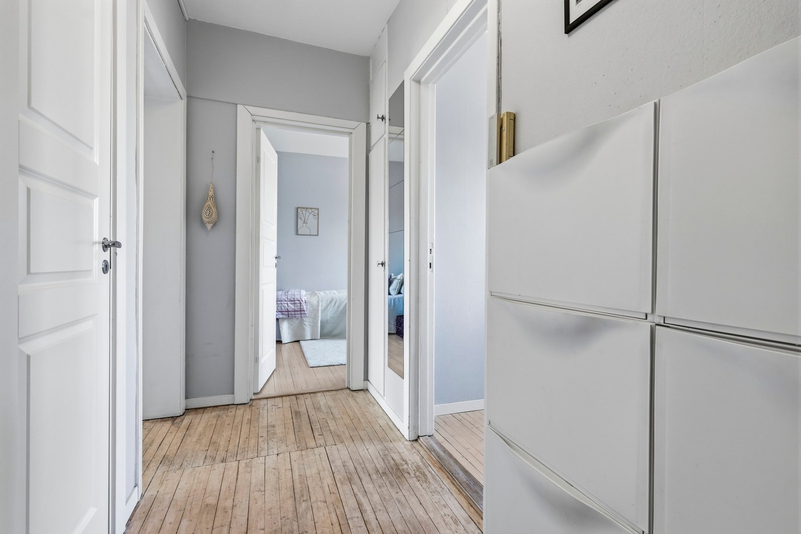 Innbyende entré som skaper et hyggelig førsteinntrykk. Galleribilde