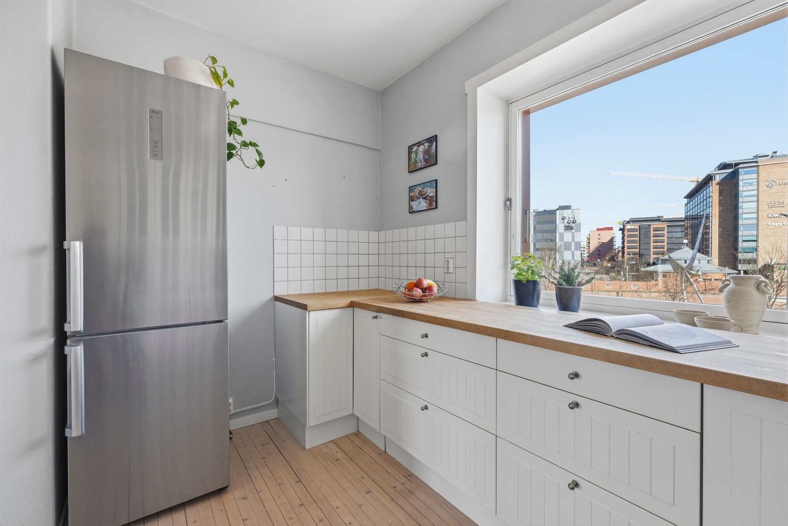 Opplegg for frittstående kjøl/frys. Galleribilde