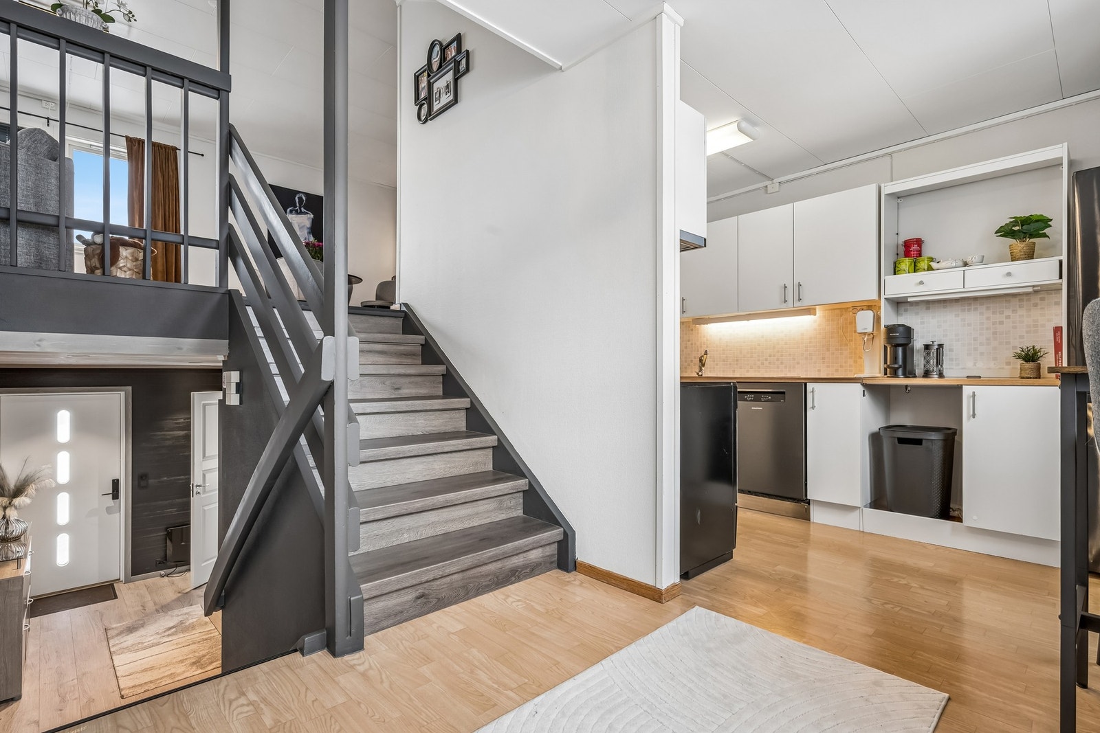 I 2024 ble trappen oppgradert med trappefornyer Galleribilde