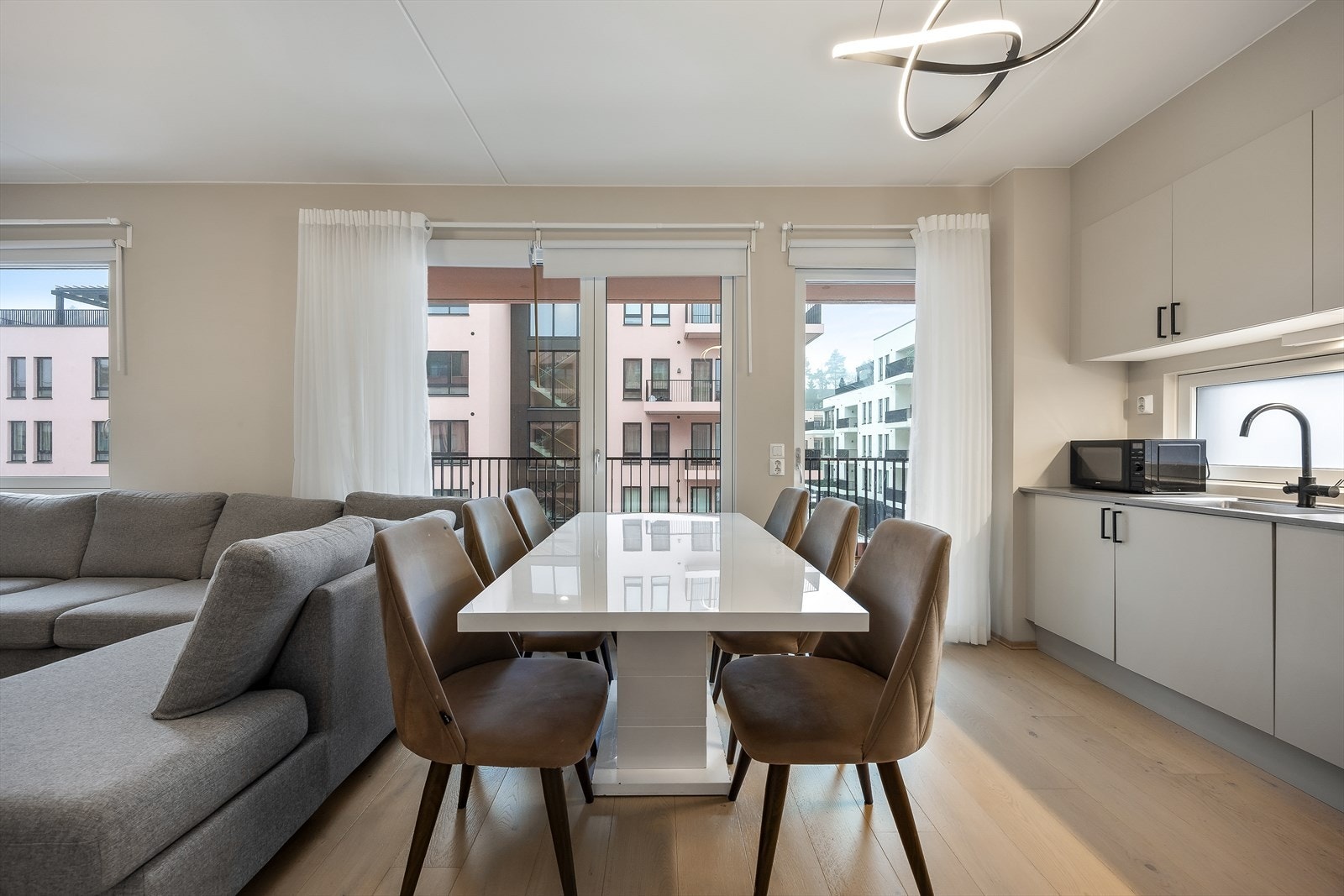Rommet er enkelt å møblere etter eget ønske og behov. Galleribilde