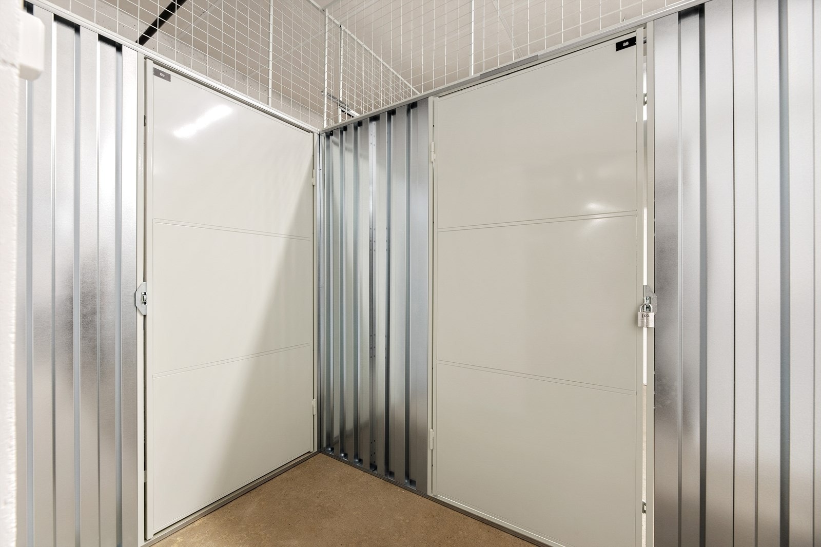Leiligheten disponerer en bod på 6 m² i kjelleren, som gir god ekstra lagringsplass. Galleribilde