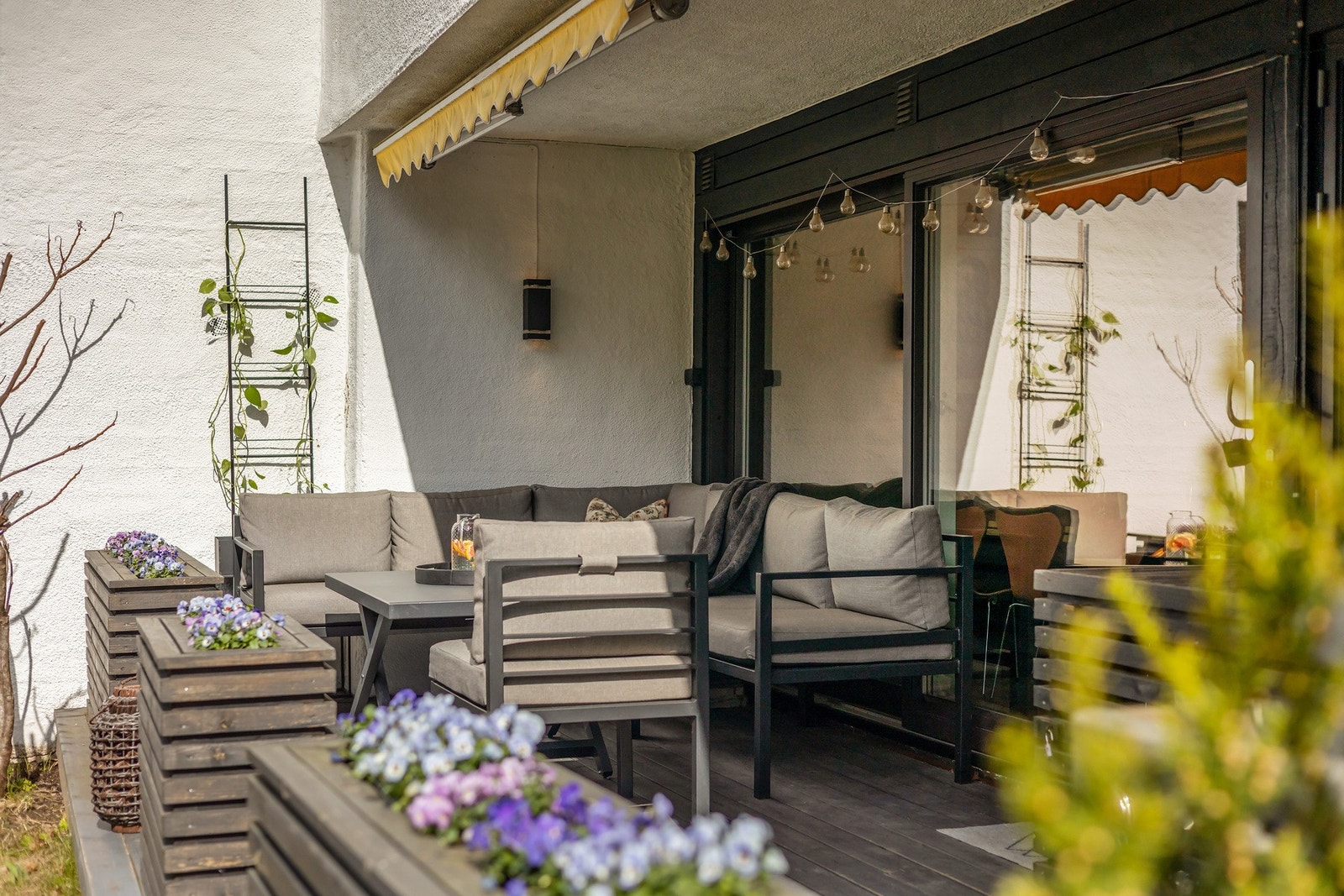 Her har du gode solforhold og kan nyte lange sommerdager. Galleribilde