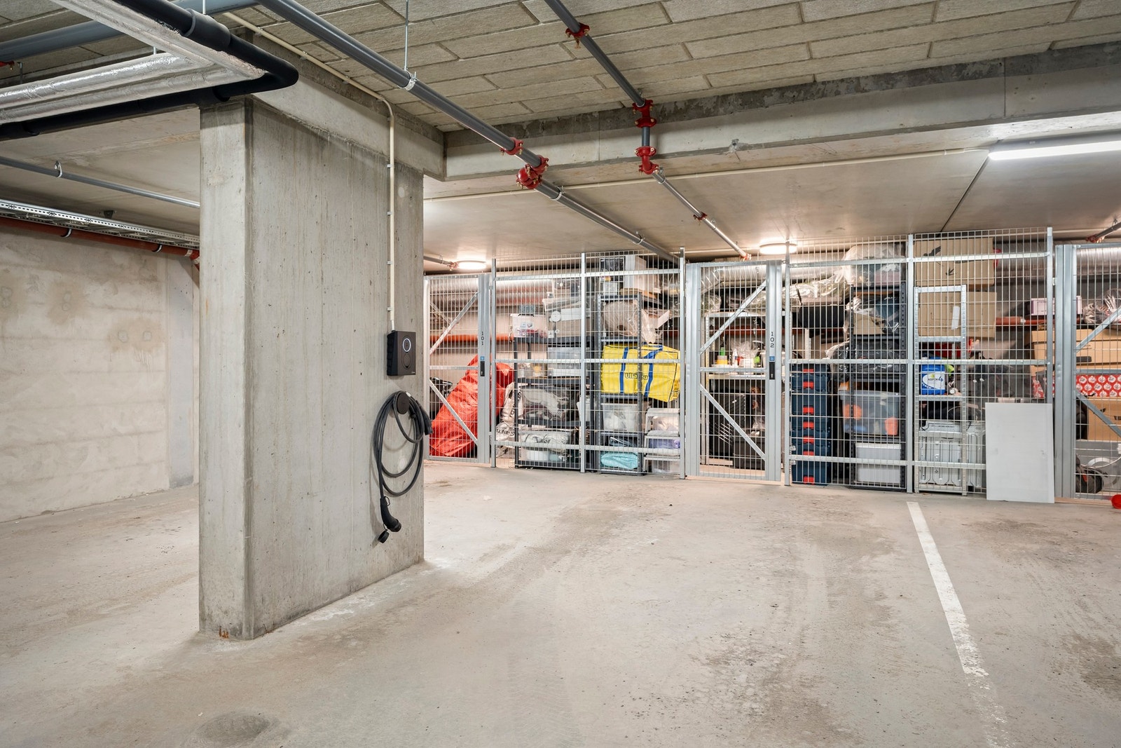 Garasjeplass medfølger. Galleribilde