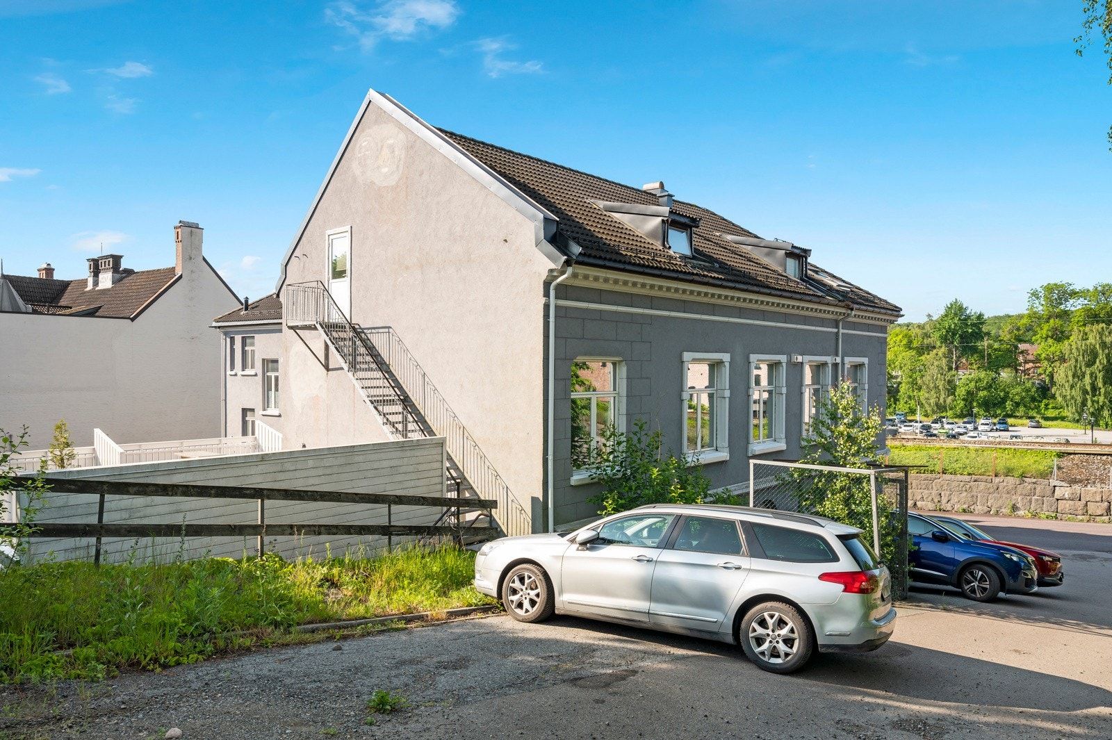 Hver seksjon får 1 parkeringsplass til dispensasjon. Galleribilde
