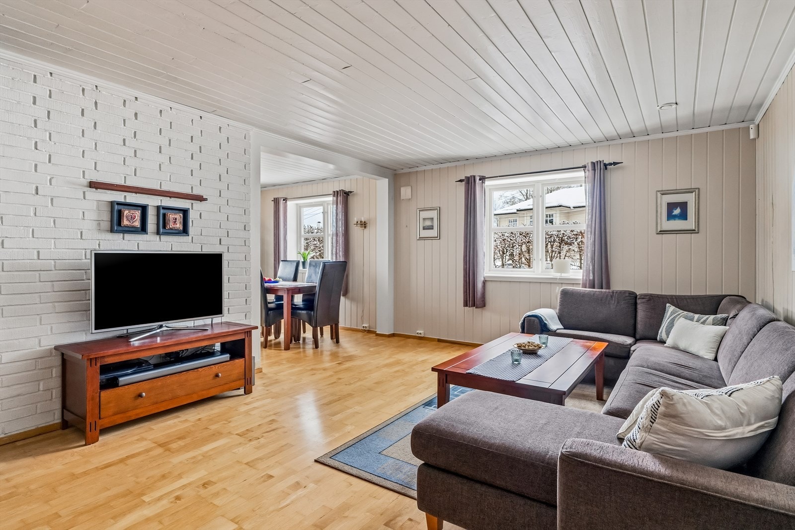 Stuen byr på mange innredningsmuligheter. Galleribilde