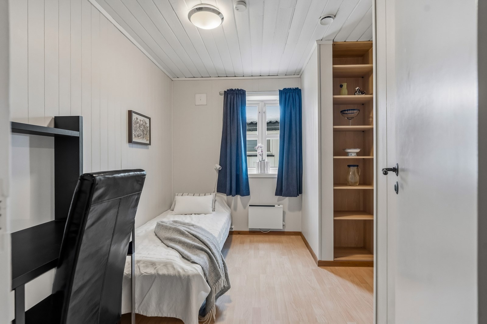 Soverom nr. 2 fungerer fint som barnerom, gjesterom eller kontor. Galleribilde