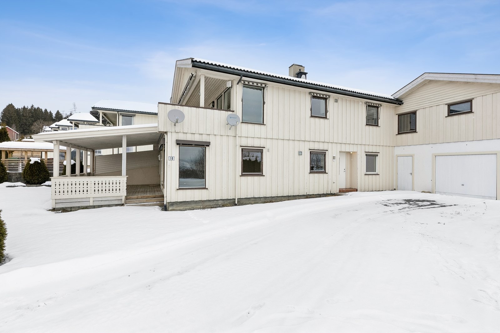 Boligen ligger i et etablert og rolig boligområde. (Foto: EFKT AS/Paul Smith). Galleribilde