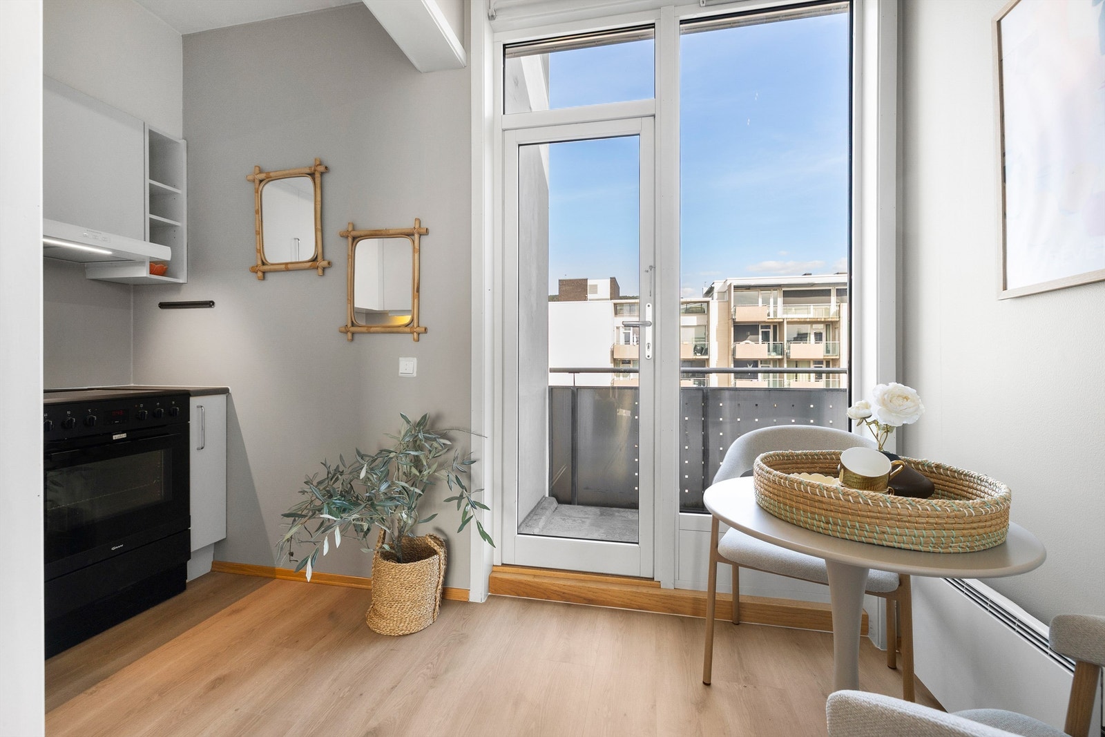 Kjøkkenet har utgang til leilighetens andre balkong på 4 m². Galleribilde