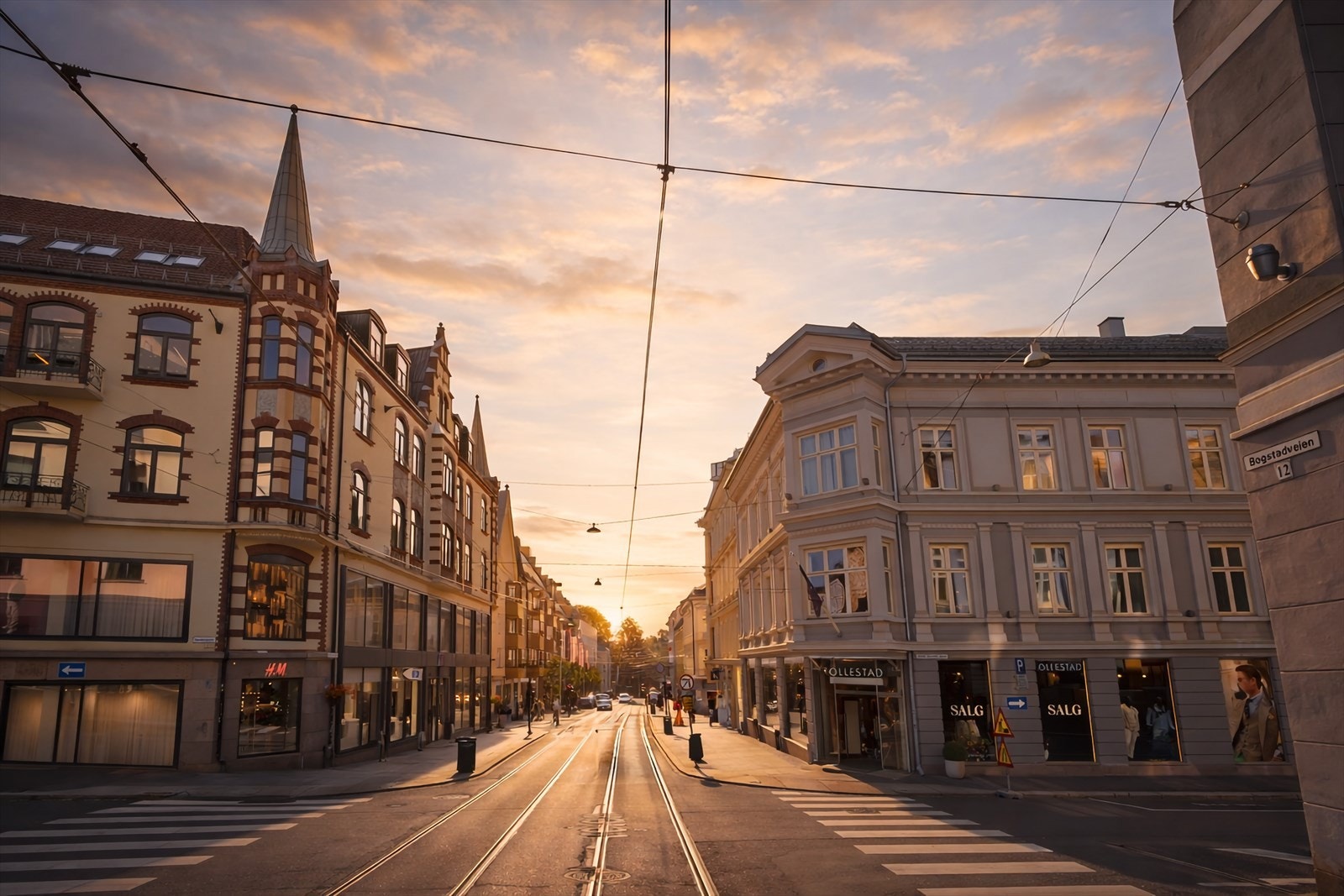 Fra leiligheten er det kun få skritt til Bogstadveien, en av hovedstadens mest ettertraktede handlegater, med et rikt utvalg av forretninger og servicetilbud Galleribilde