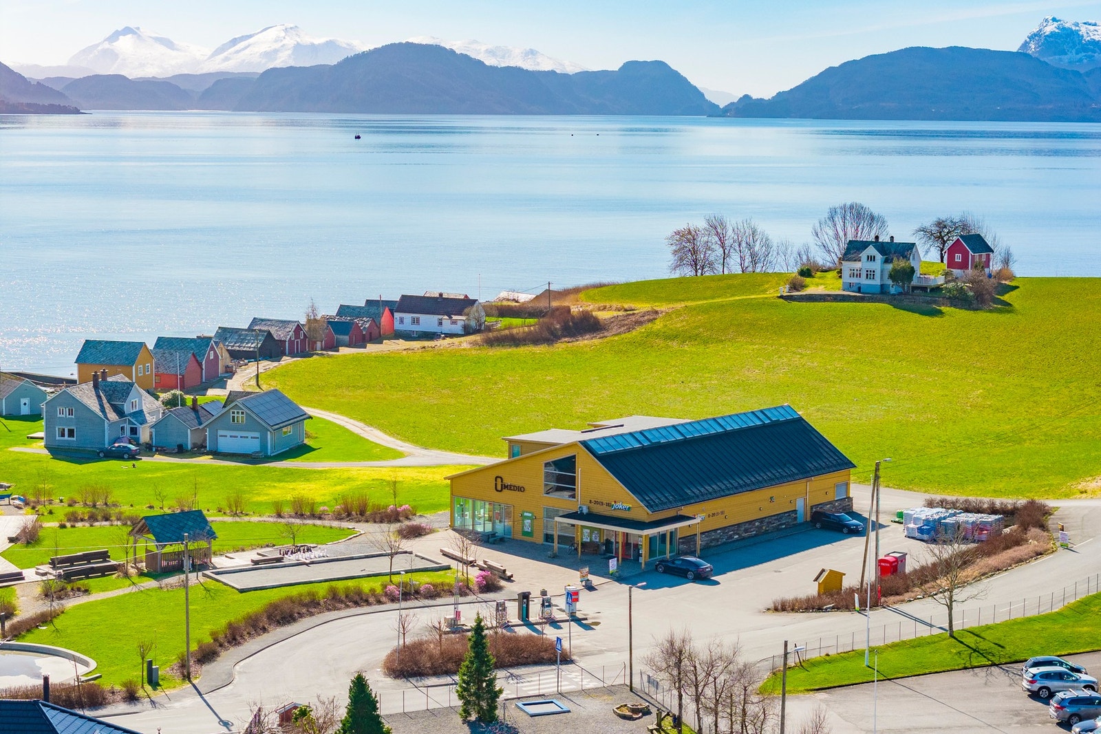 Jokerbutikk i Strandvik Galleribilde