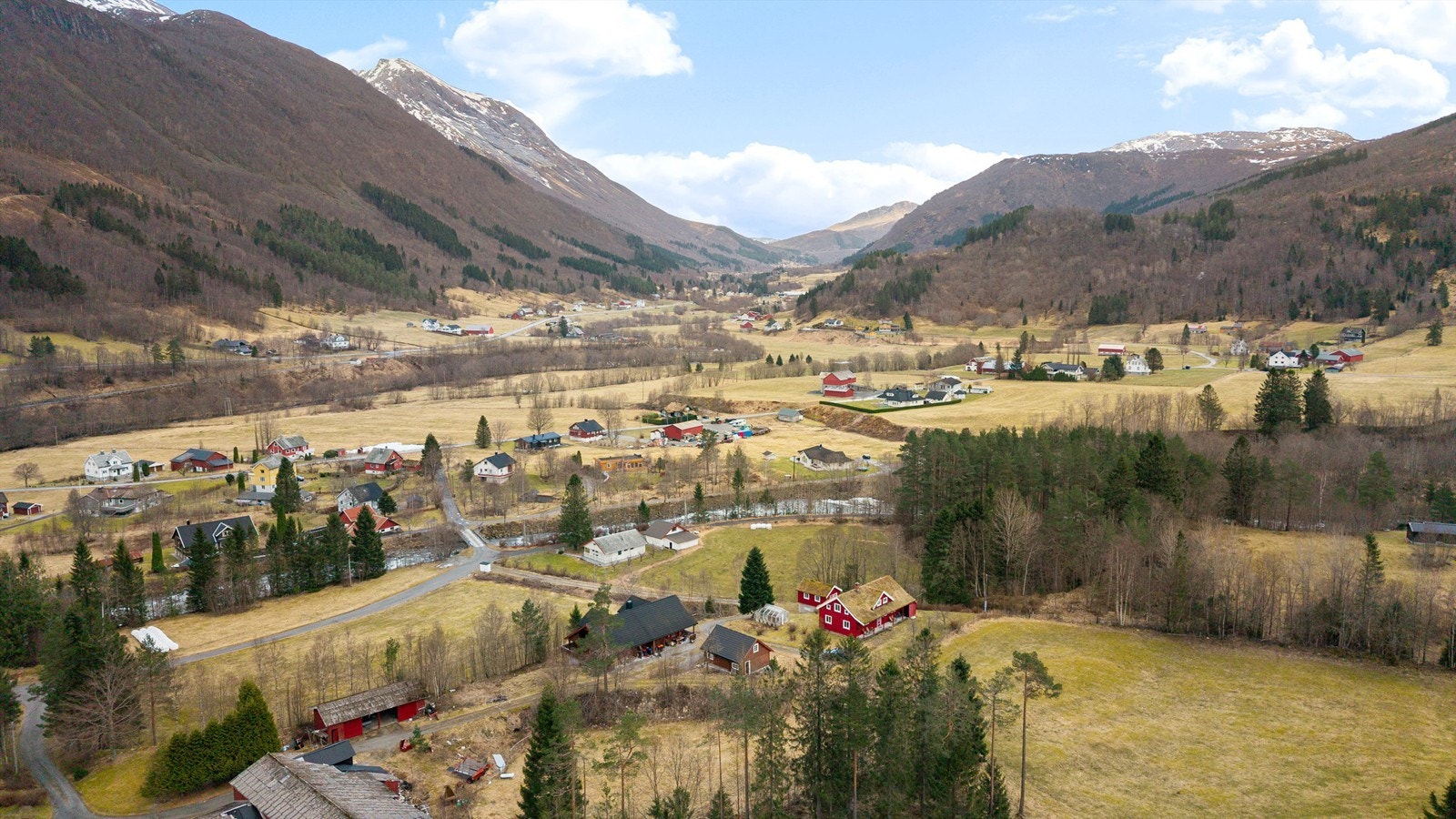 Her bor du landlig og fredelig, med kort vei til både fjell og dal. Galleribilde