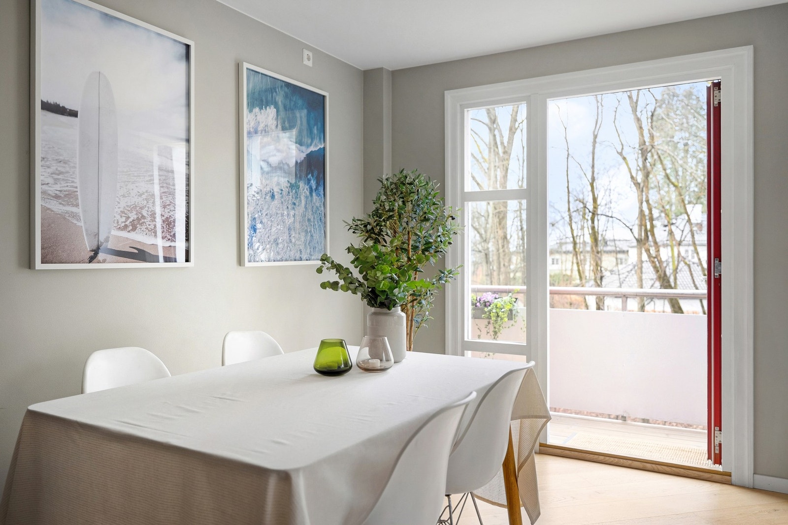 Fra stuen kommer du ut på en herlig balkong. Galleribilde