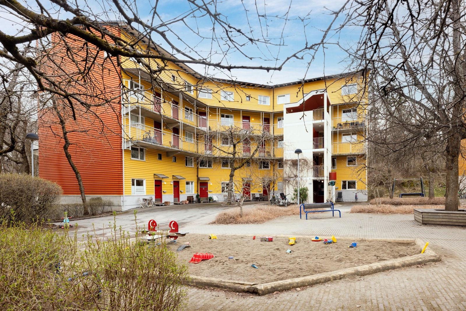 Casinetto ligger svært idyllisk til på Thune / Skøyen og er delt opp i flere tun med flotte fellesområder. Galleribilde