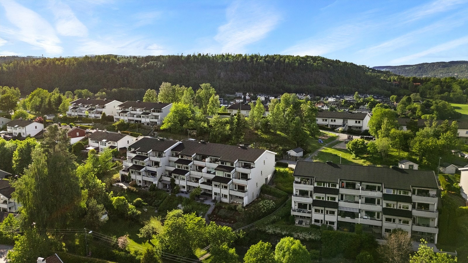 Attraktiv beliggenhet med kort vei til Slependen Senter og Sandvika Storsenter. Galleribilde