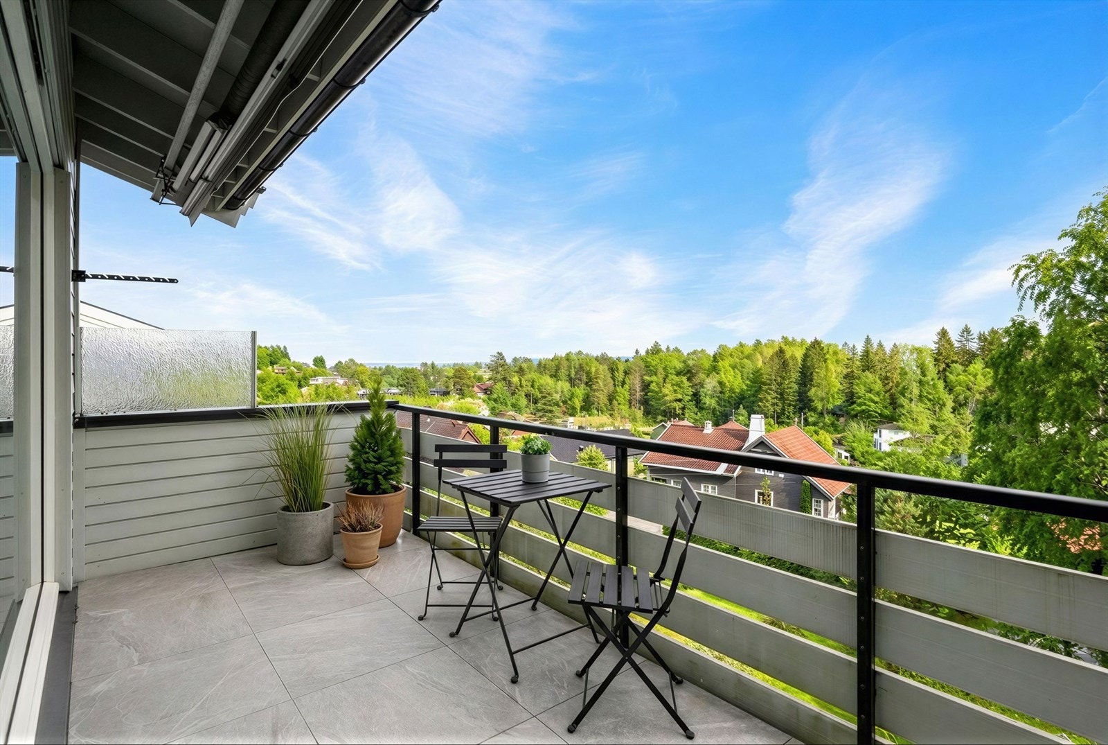 Velkommen til Juterudåsen 49B, presentert av Oliver Rudjord i Eiendomsmegler 1! Galleribilde