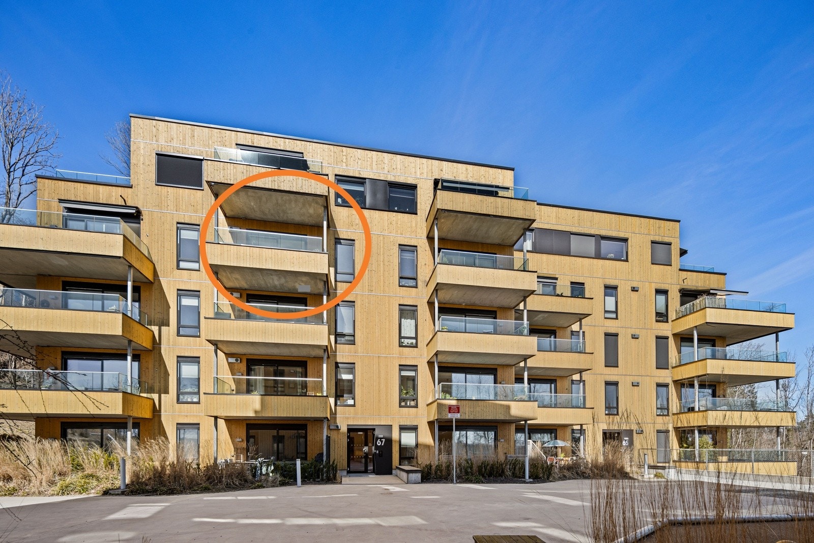 Leiligheten ligger høyt og fritt i 4. etg. Galleribilde