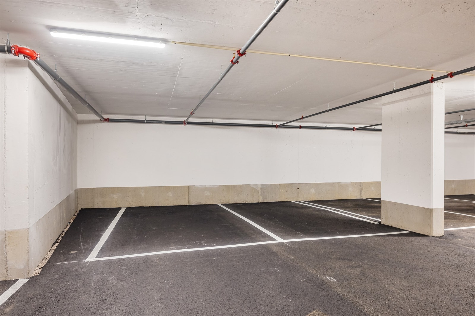 Garasjeplass kan kjøpes Galleribilde