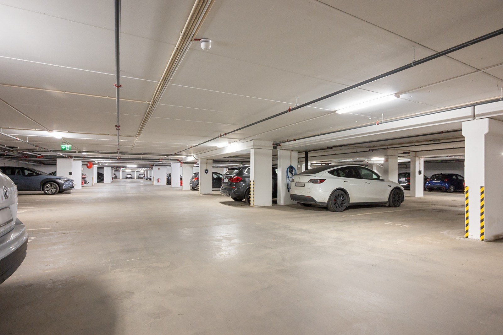 Det medfølger parkeringsplass i garasjeanlegg og bod på 5 kvm. Galleribilde