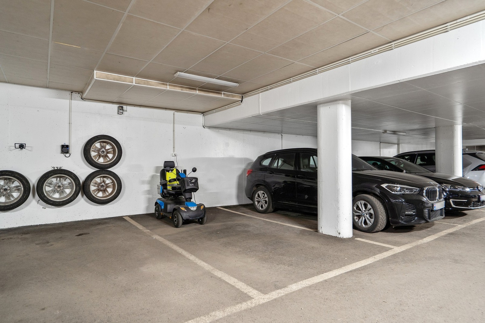 Egen p-plass i felles garasjeanlegg Galleribilde