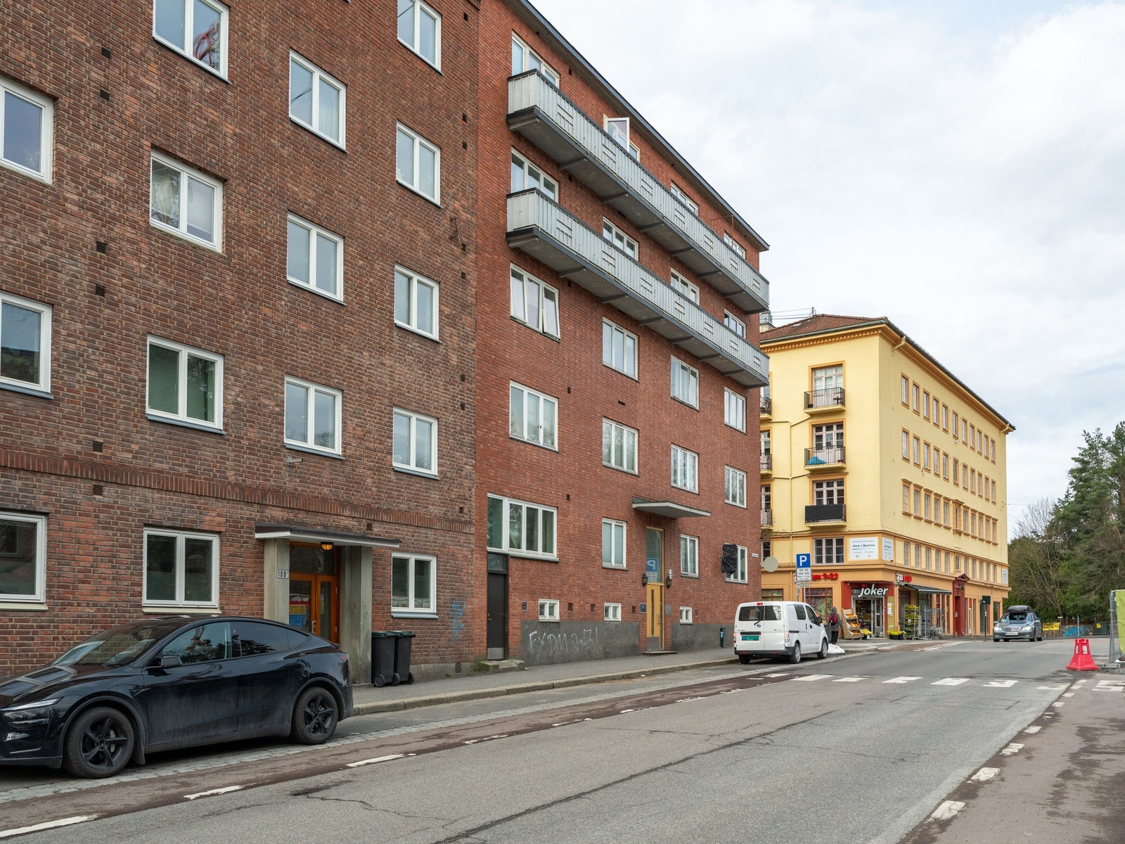 Oppgangen har dørcalling med Unloc-appen. For å ringe på scanner du en QR-kode. Enkelt! Galleribilde