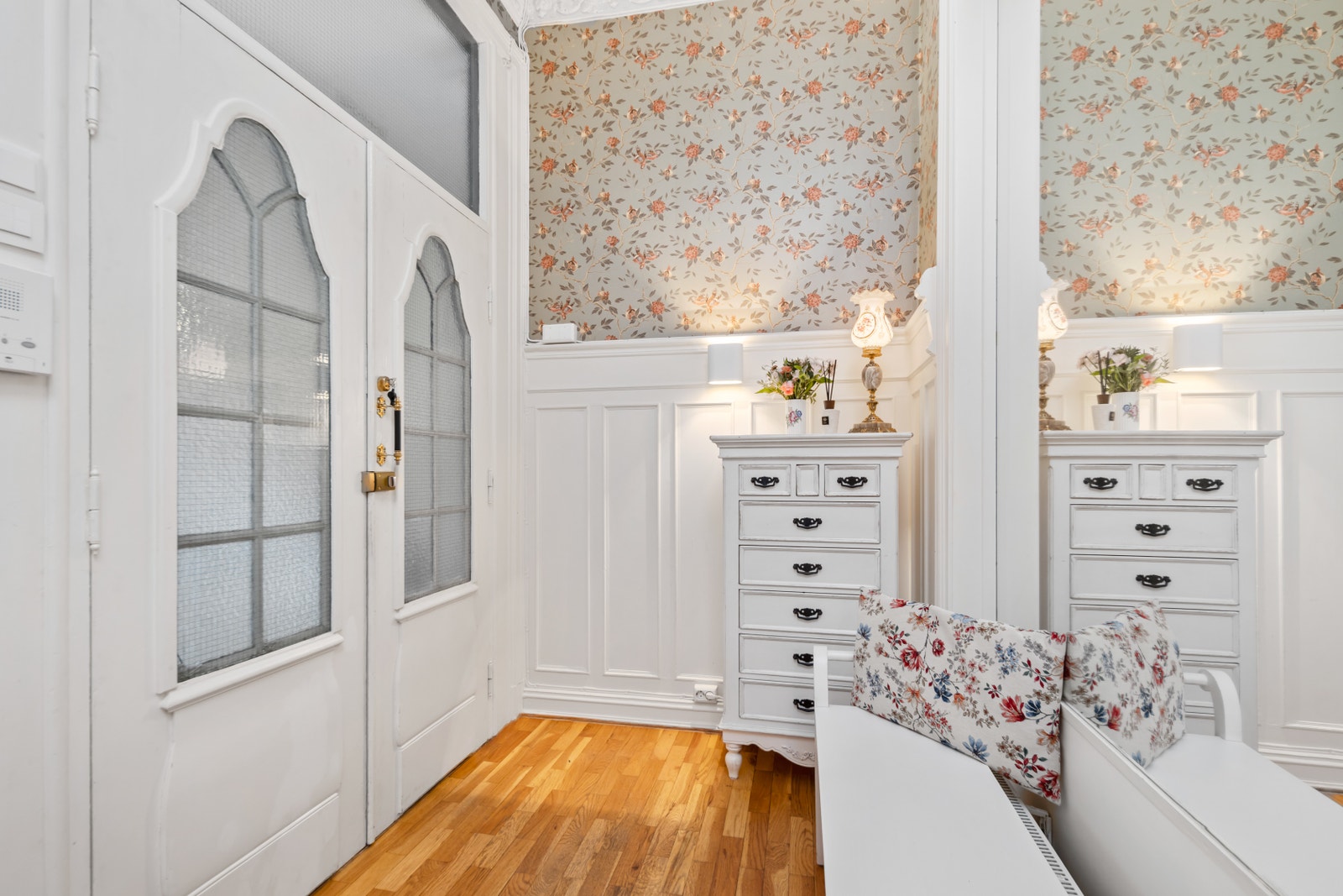 Hall / gang. Galleribilde