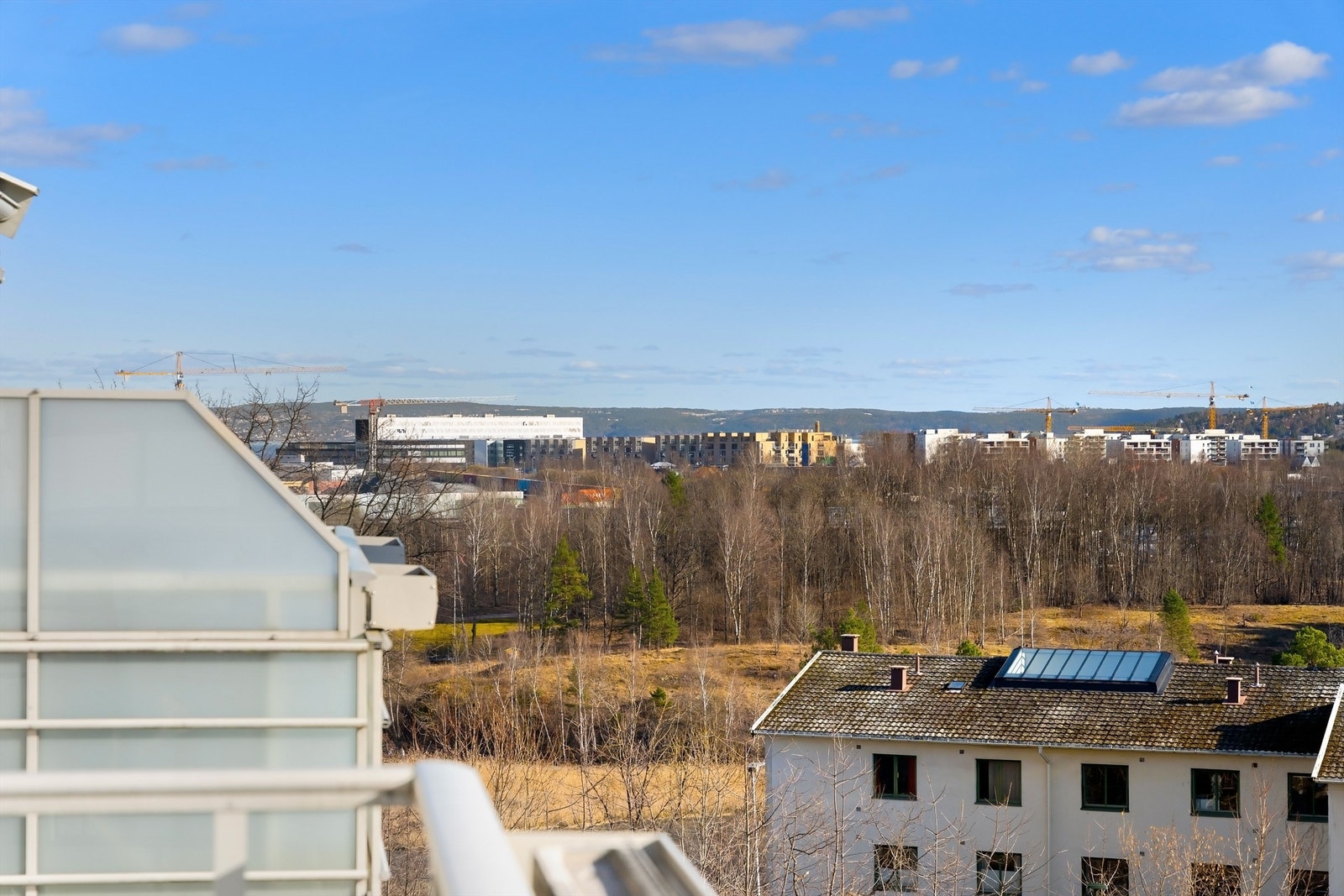 Kort vei til servicetilbud på Fornebu, Stabekk og Sandvika Storsenter. Galleribilde