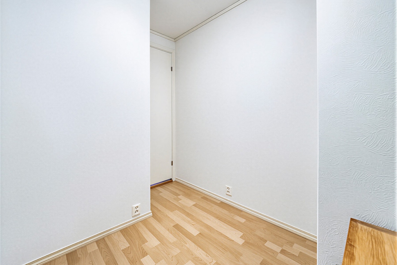 Tilknyttet entreen finner man en romslig bod. Galleribilde