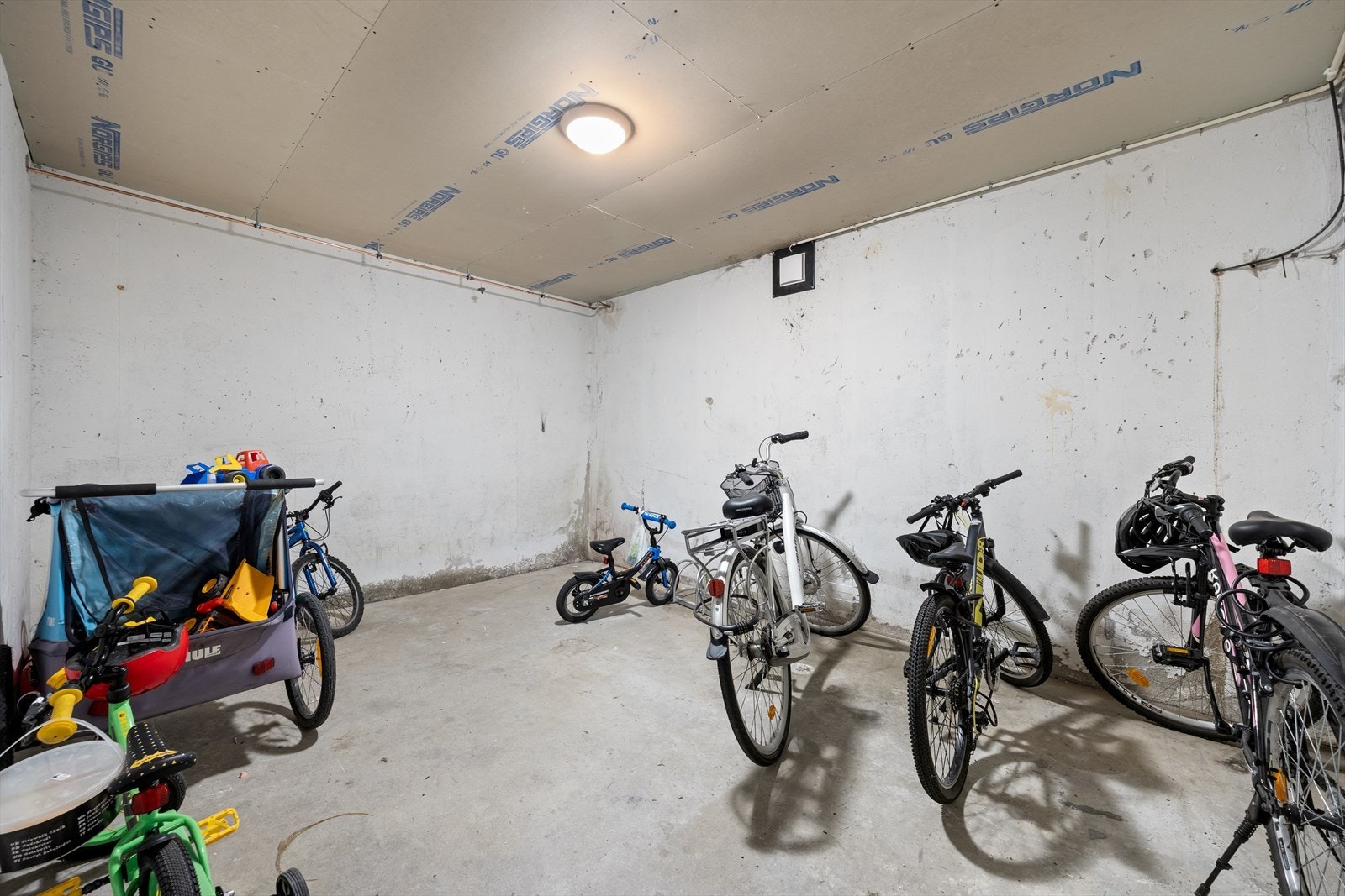 Eget rom for sykkelparkering Galleribilde
