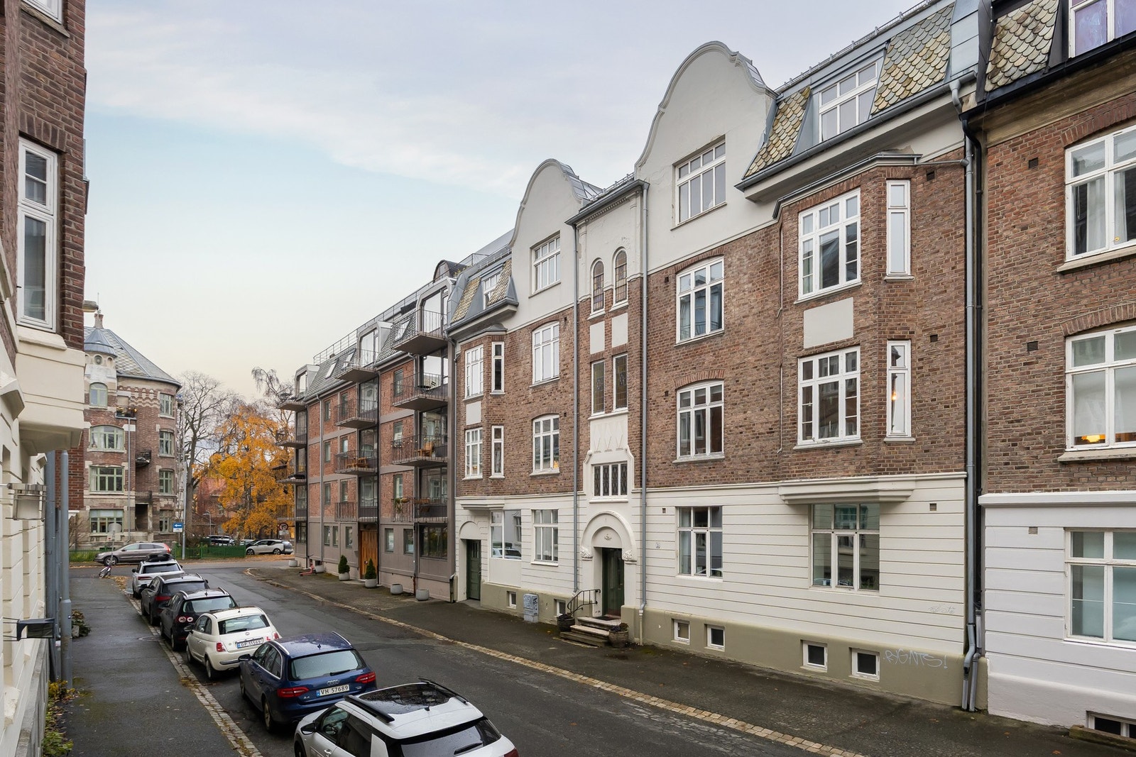 Her bor man sentralt plassert med elvepromenaden langs Nidelva like ved, og samtidig umiddelbar tilgang på sentrumsfasilitetene byen har å tilby. Galleribilde