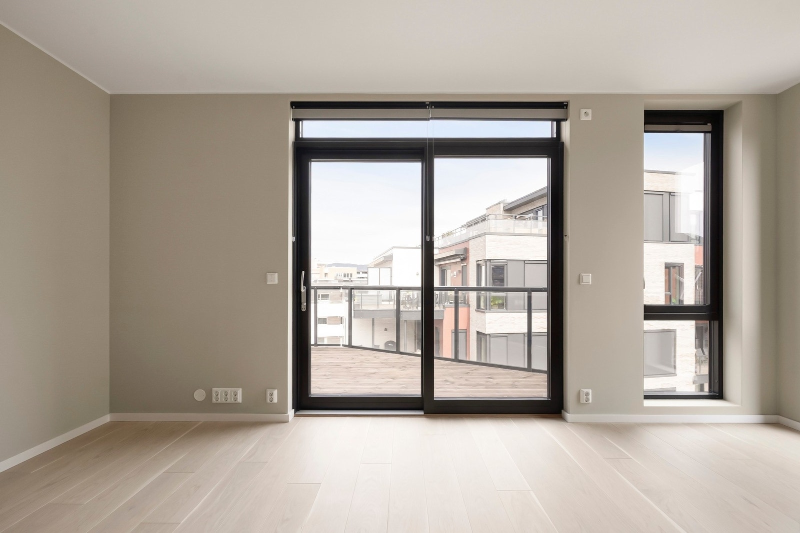 Det er vannbåren varme i alle gulv (bortsett fra badet) samt balansert ventilasjon i leiligheten. Galleribilde