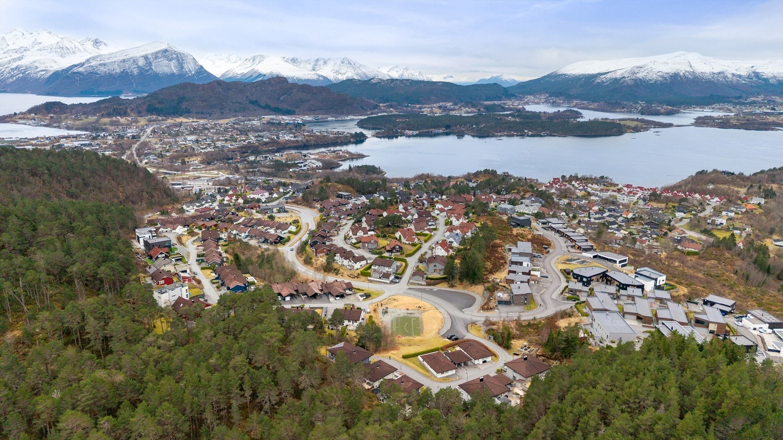 Oversikt over det attraktive boligområdet på Skåthaugen. Galleribilde