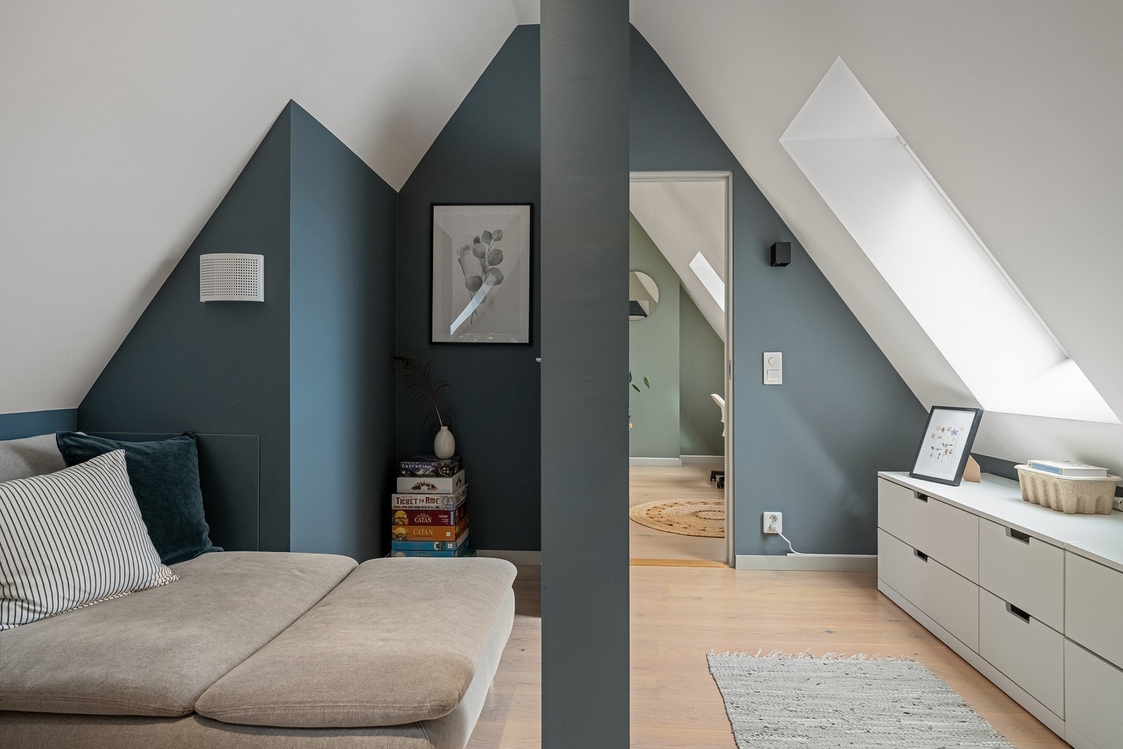 Det gjøres
oppmerksom på at rommet er definert som bod i
byggetegningene og er derfor ikke godkjent som rom
for varig opphold. Galleribilde