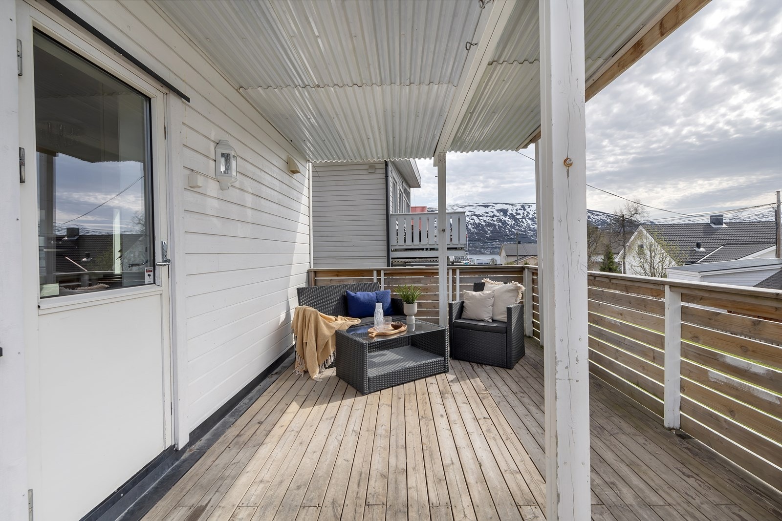 Veranda med gode sol- og lysforhold Galleribilde