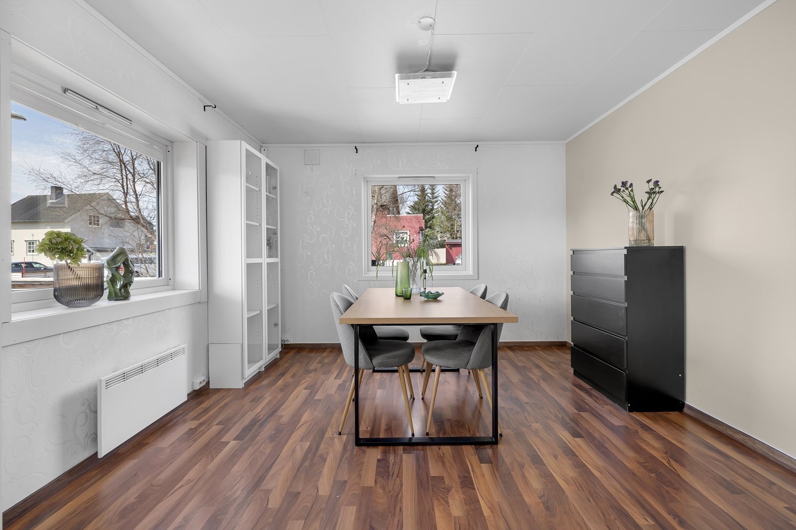 God plass til spisebord Galleribilde