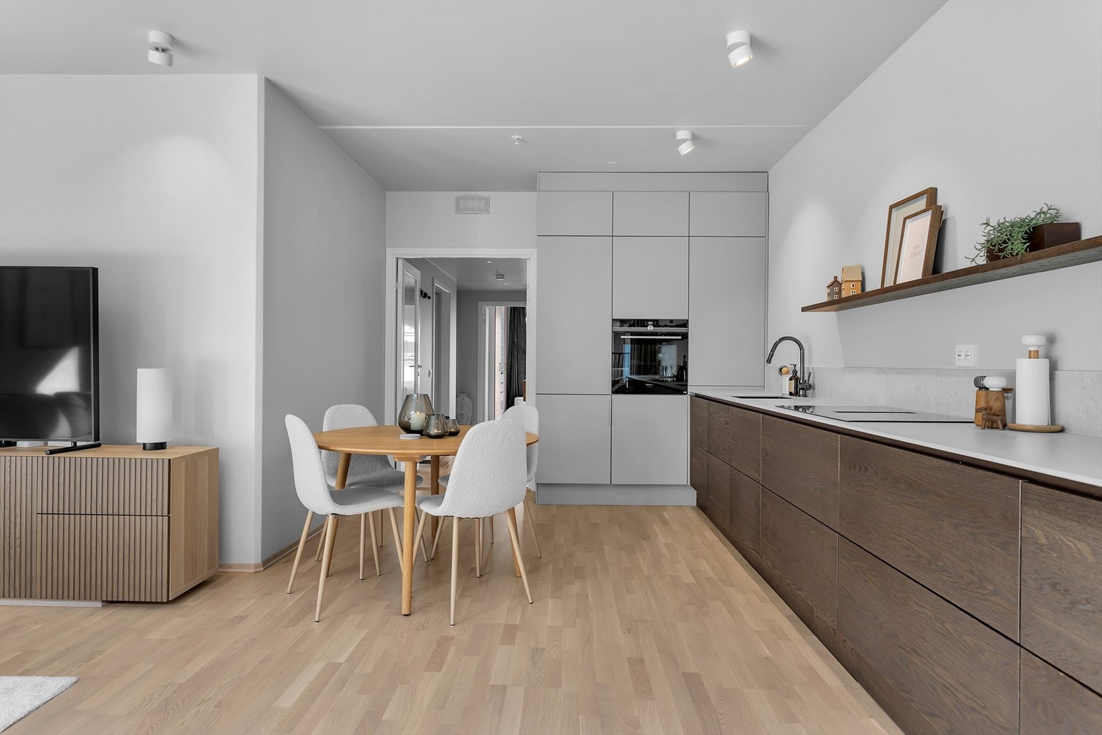 Et kjøkken som kombinerer funksjonalitet og estetikk på en ypperlig måte! Galleribilde