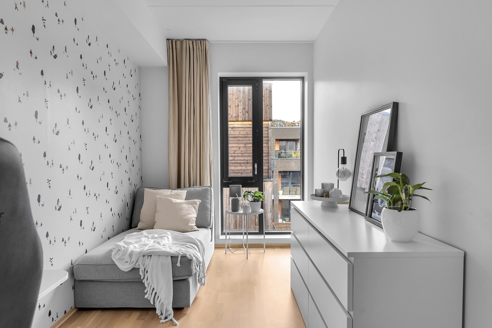 Begge rommene byr på en behagelig atmosfære og fleksible innredningsmuligheter. Galleribilde