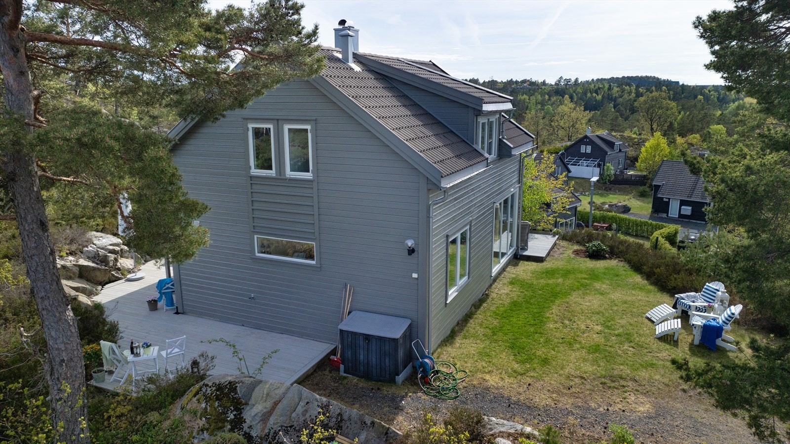Her er det flere private soner, hvor man kan flytte seg etter sol eller skygge Galleribilde