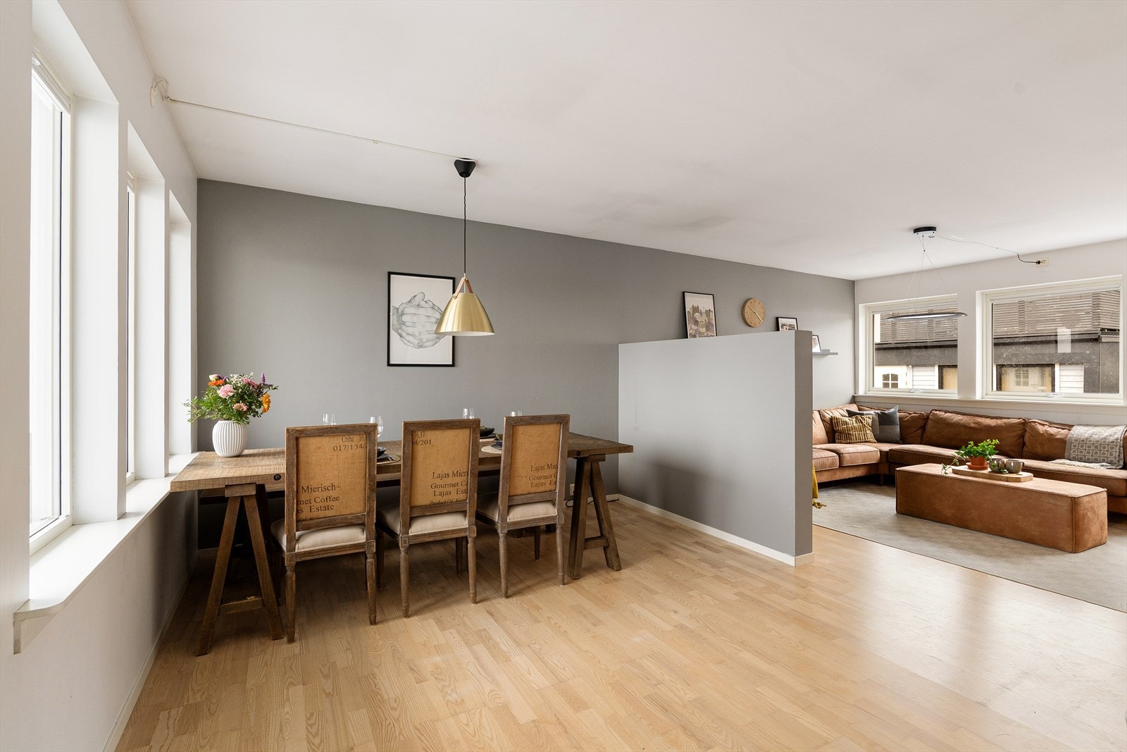 God plass til spisebord Galleribilde