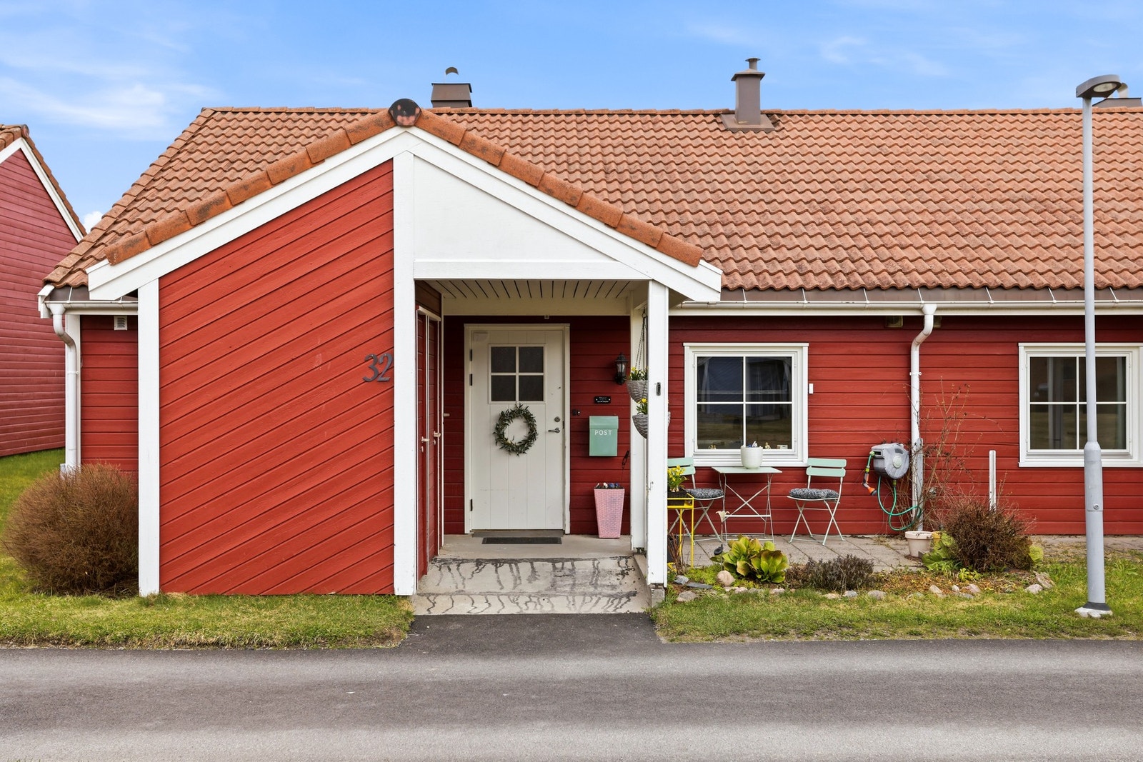 Trivelige og veldrevet borettslag på Nordre Falkum. Her har man nærhet til det aller meste man har behov for i hverdagen. Galleribilde