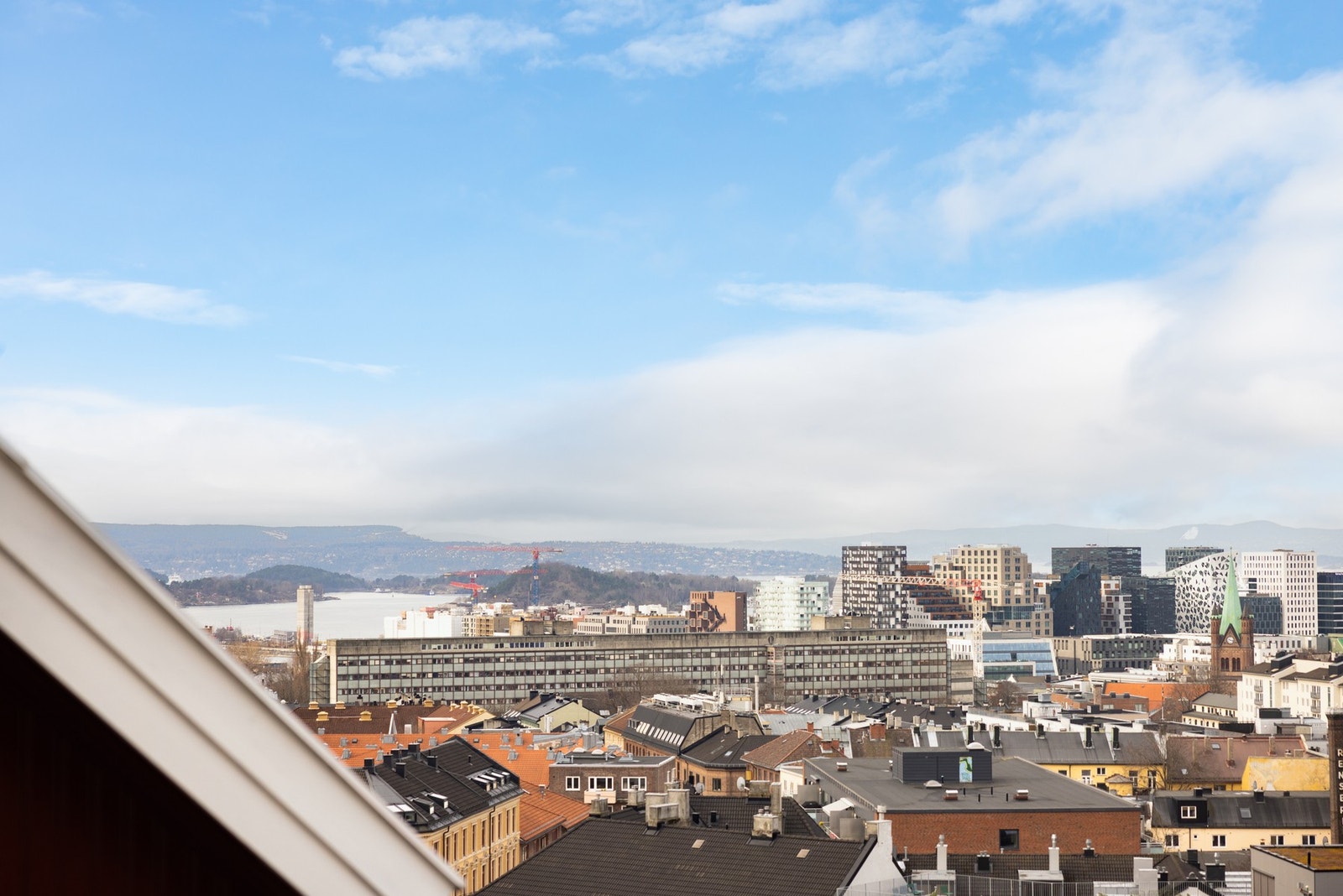 Herfra ser du ut over Oslo by og fjord. Galleribilde